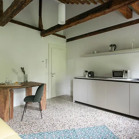 Palazzo Venere Apartments Venice Exterior photo