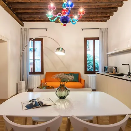 Palazzo Venere Apartments Venice Exterior photo