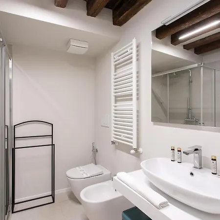 Palazzo Venere Apartments Venice Exterior photo
