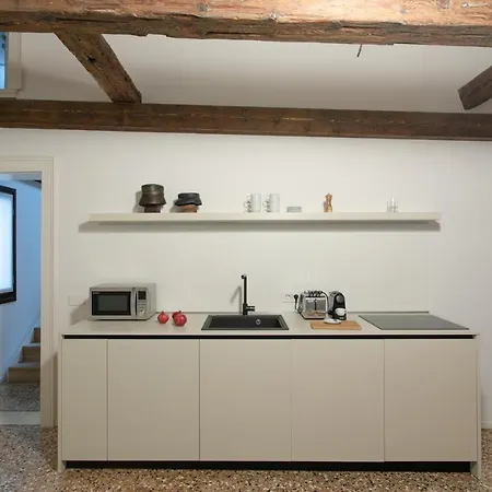 Palazzo Venere Apartments Venice Exterior photo