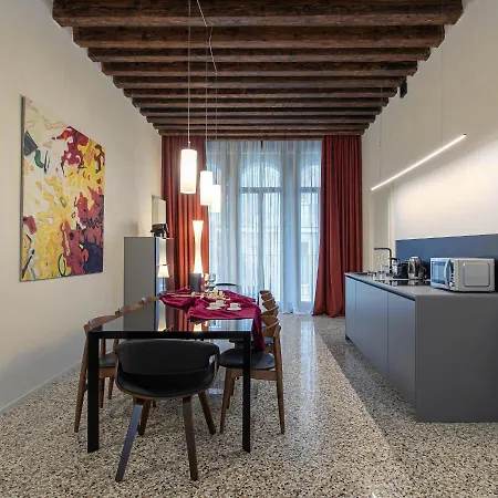 Palazzo Venere Apartments Venice Exterior photo