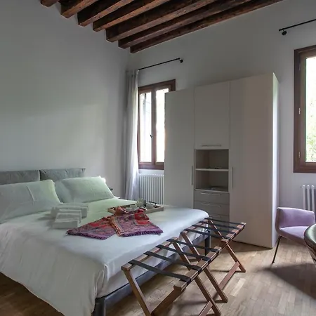 Palazzo Venere Apartments Venice Exterior photo