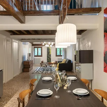 Palazzo Venere Apartments Venice Exterior photo