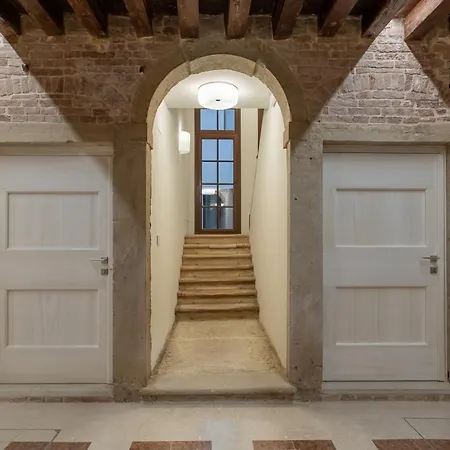 Palazzo Venere Apartments Venice Exterior photo